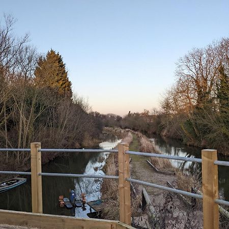 Peacock Lake Glamping Vila Nottingham Exterior foto