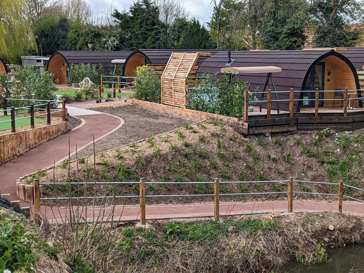 Peacock Lake Glamping Vila Nottingham Exterior foto